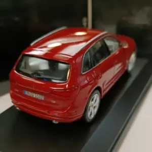 Vibrant Red 1:43 Scale Q5 TFSI Diecast Model 6 S5d4ff43594da431183e417cffbbf833fH
