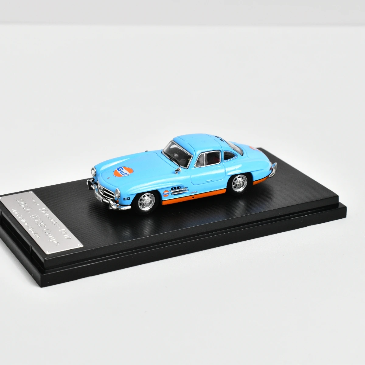 Mercedes-Benz 300SL Diecast Model, 1:64 Scale 6 Mercedes-Benz 300SL Diecast Model, 1:64 Scale - Image 6