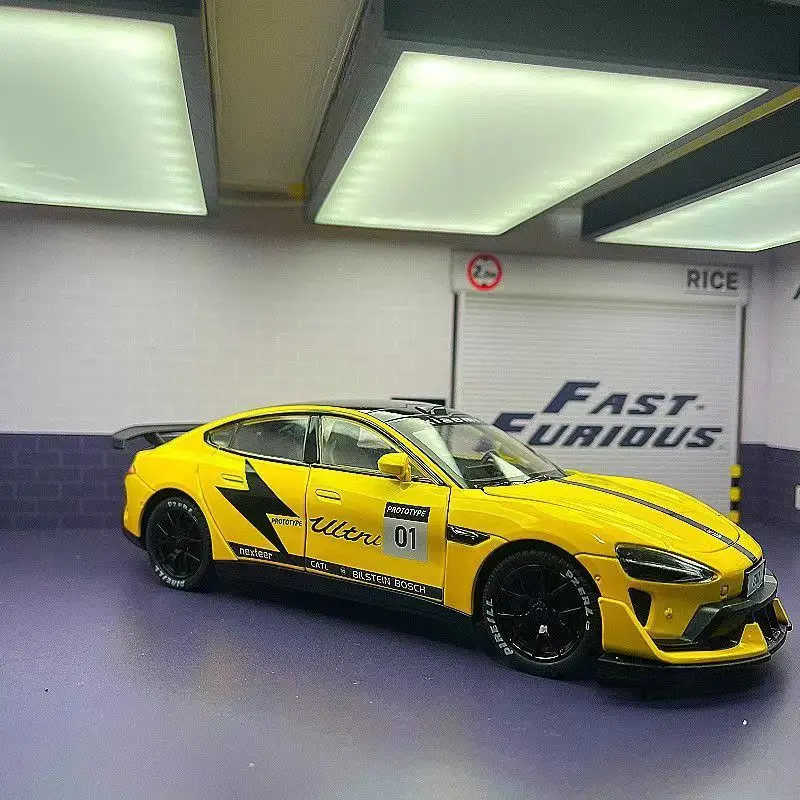 1:24 Die-Cast Sports Car Model with Sound 4 1:24 Die-Cast Sports Car Model with Sound - Image 4