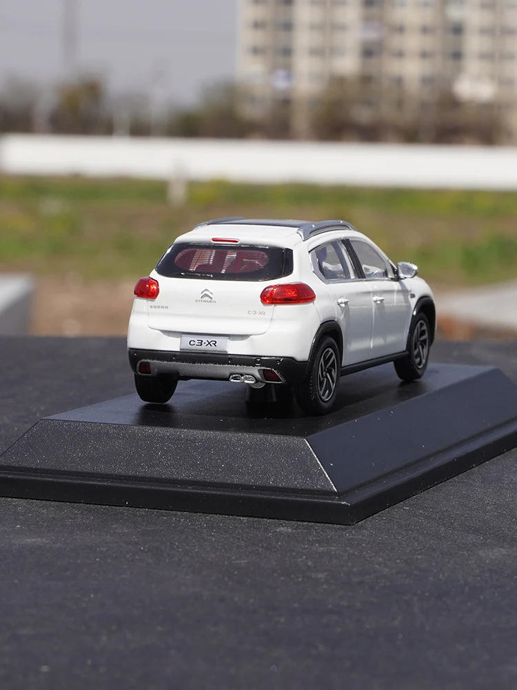 Citroen C3 XR 1:43 Diecast Model Car</br> 4 Citroen C3 XR 1:43 Diecast Model Car</br> - Image 4