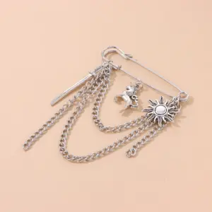 Vintage Silver Tassel Brooch with Unicorn Charm 8 S5f16bbcb55bf440b8b5fbddbf11429ce5