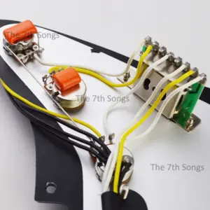 Vintage '69 Strat Pickguard with Three Single-Coil Pickups 11 S5f5ee11474bf47cd84a38eadde8a838a0