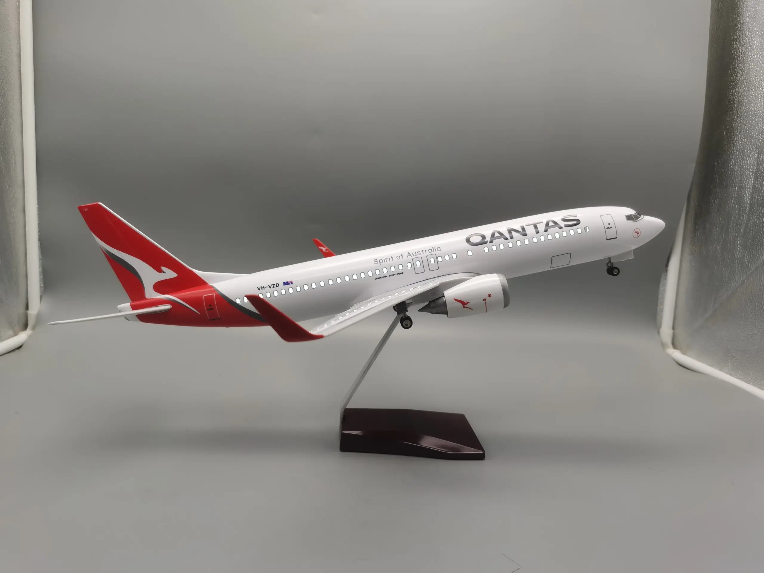 1/85 Scale Boeing 737 Model for Collectors 3 1/85 Scale Boeing 737 Model for Collectors - Image 3
