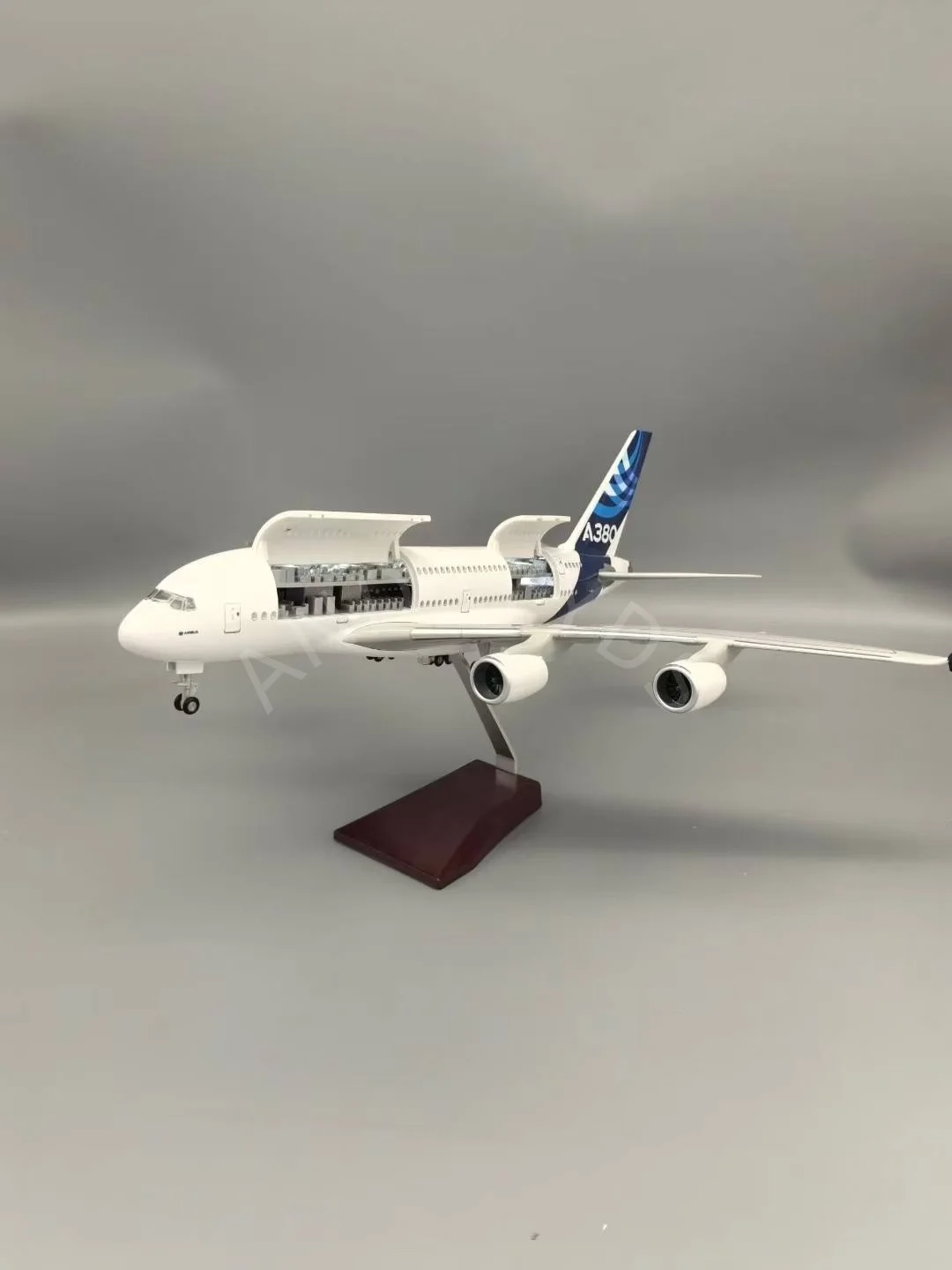 White Airbus A380 Model 1:160 Scale for Collectors 4 White Airbus A380 Model 1:160 Scale for Collectors - Image 4