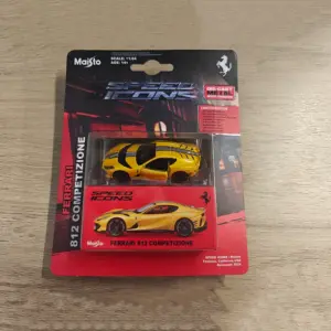 Ferrari 812 Competizione 1:64 Diecast Model 18 S614eea5dfdb144a0932de5dec4407cb5z