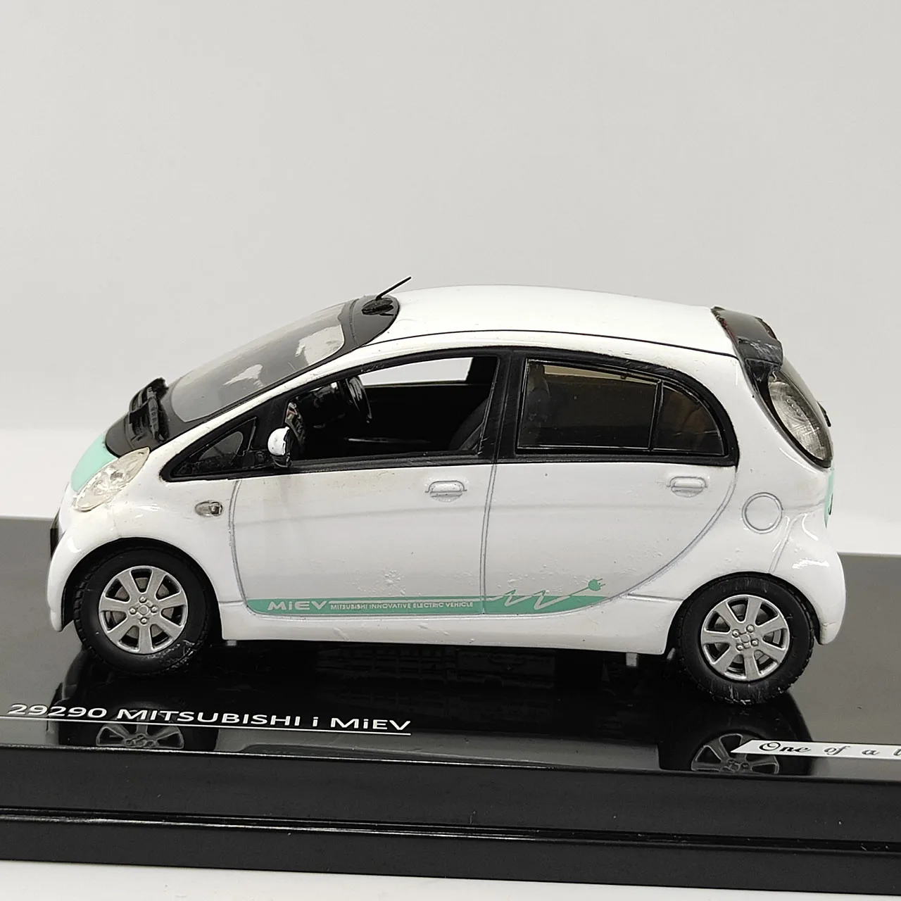 VITESSE 1:43 Mitsubishi i-MiEV Diecast Model 3 VITESSE 1:43 Mitsubishi i-MiEV Diecast Model - Image 3