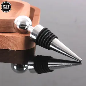 Elegant Vacuum Wine Stopper with Silver Finish