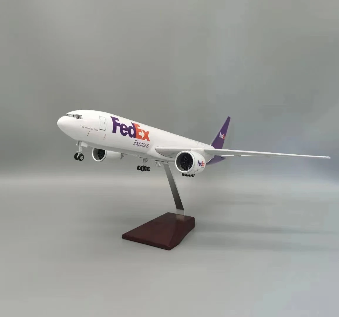 FedEx B777-200 Scale Model Aircraft, 47cm 6 FedEx B777-200 Scale Model Aircraft, 47cm - Image 6