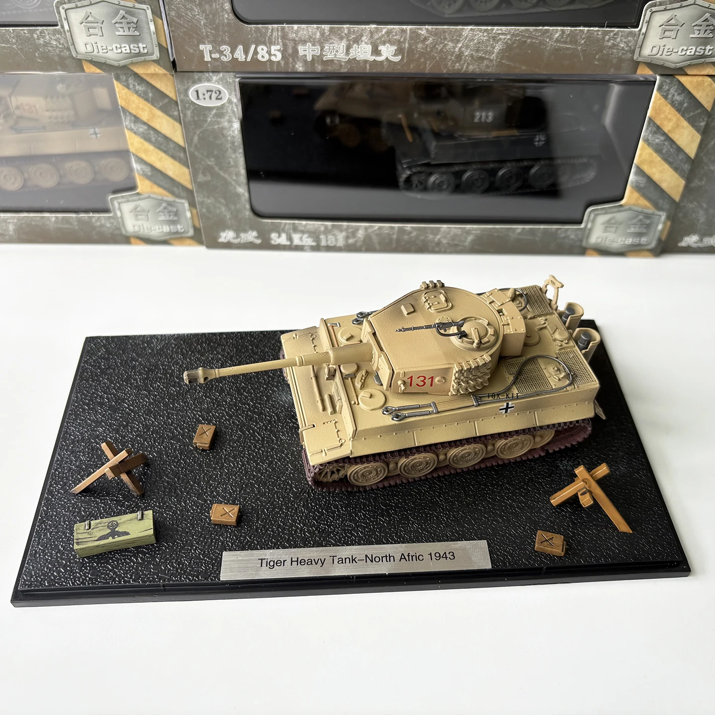 German Tiger Tank Model 1/72 Scale with Display Box 7 German Tiger Tank Model 1/72 Scale with Display Box - Image 7