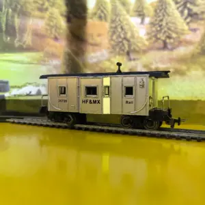HO Scale Model Caboose Car for Collectors 7 S6538fc43bc10407a913b444241dc1492T