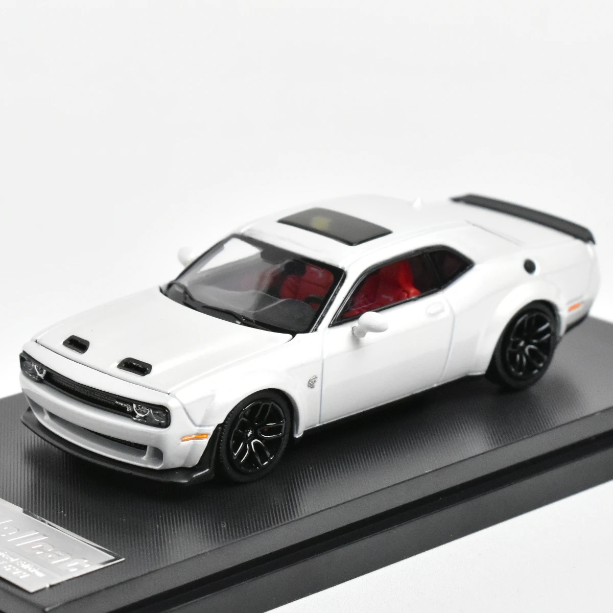 1:64 Dodge SRT Hellcat Diecast Model Car 5 1:64 Dodge SRT Hellcat Diecast Model Car - Image 5