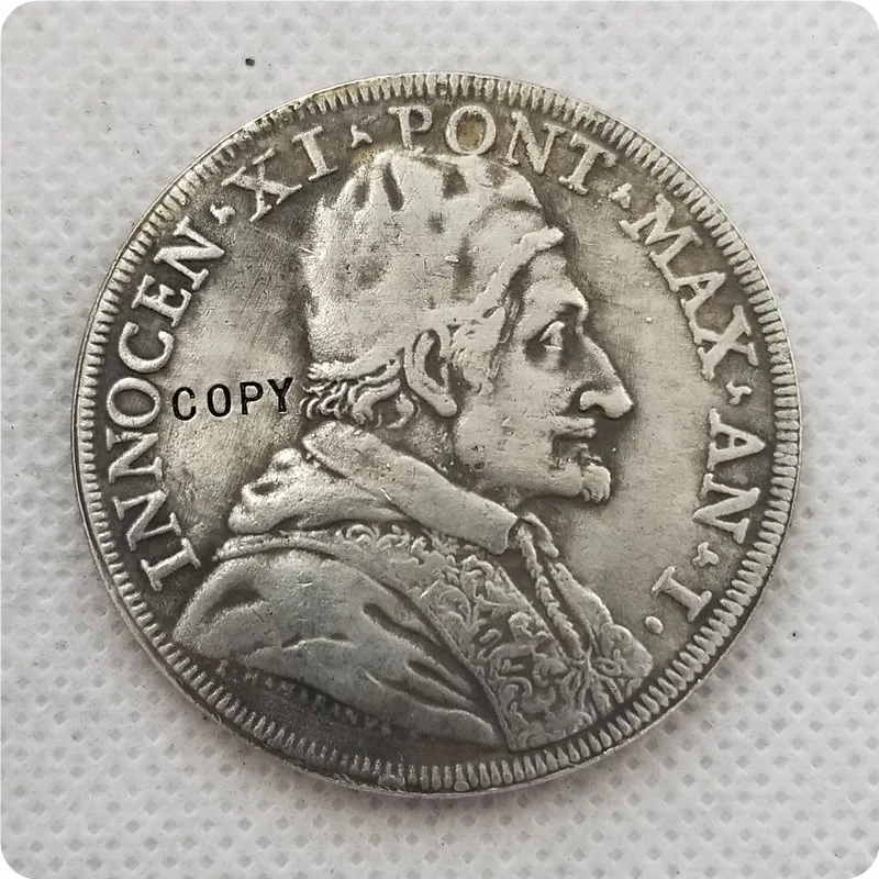 Antique Pope Innocent XI Medal Replica 2 Antique Pope Innocent XI Medal Replica - Image 2