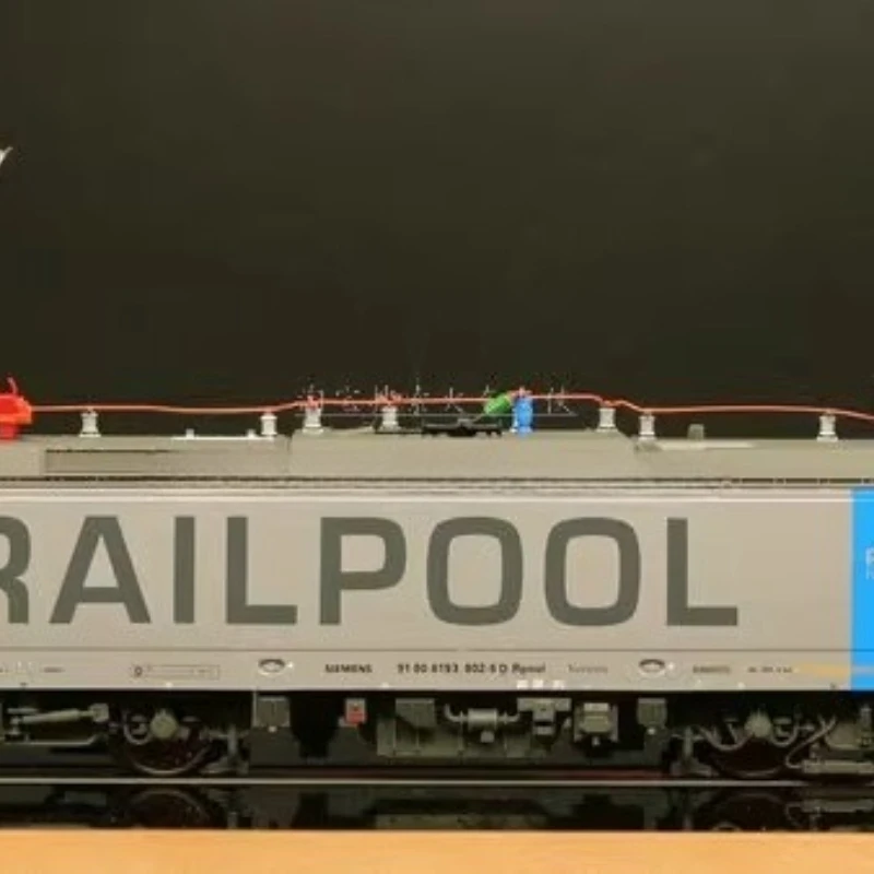 BR193 Siemens Gray Model Locomotive 1:87 Scale 6 BR193 Siemens Gray Model Locomotive 1:87 Scale - Image 6