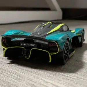 Aston Martin Valkyrie 1:24 Scale Diecast Model 12 S66ad663adac24802b92cc76a1c49c1e2Q