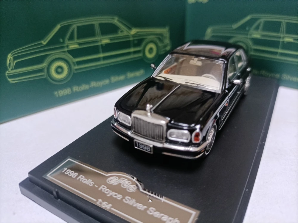 White Diecast Rolls-Royce Silver Seraph Model 8 White Diecast Rolls-Royce Silver Seraph Model - Image 8