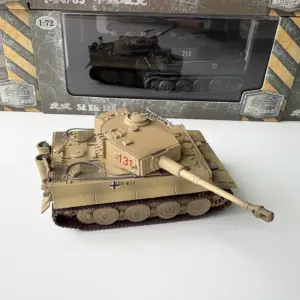 German Tiger Tank Model 1/72 Scale with Display Box 13 S67b5a1e8ccfe4f0f93306a3da776c955b