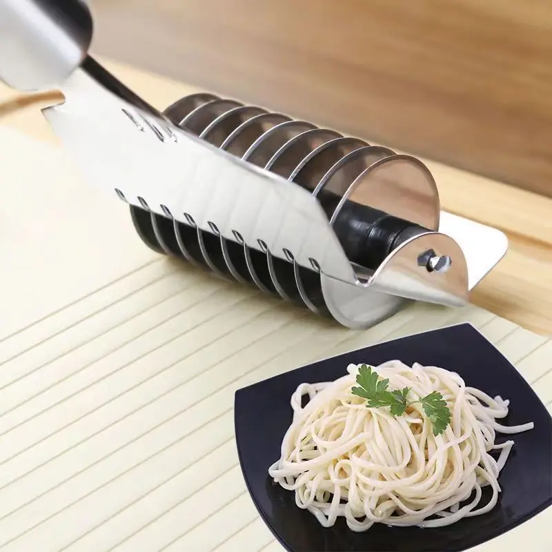 Manual Stainless Steel Pasta Cutter for Spaghetti & Fettuccine 3 Manual Stainless Steel Pasta Cutter for Spaghetti & Fettuccine - Image 3