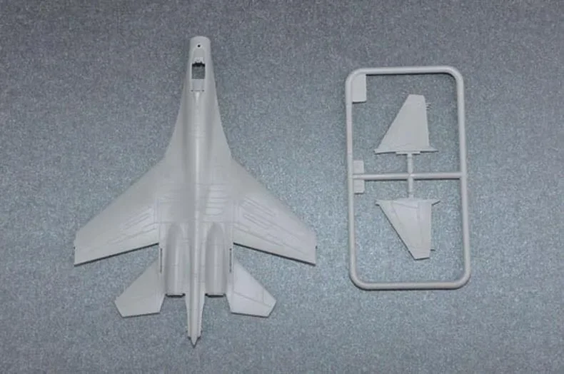 Su-27 Flanker B 1:144 Scale Model 3 Su-27 Flanker B 1:144 Scale Model - Image 3