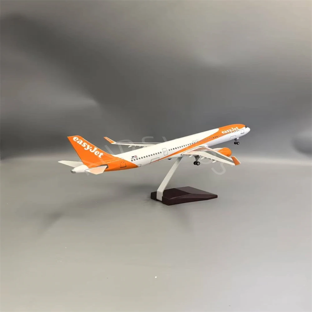 EasyJet Airbus A321 Model Replica 47cm 3 EasyJet Airbus A321 Model Replica 47cm - Image 3