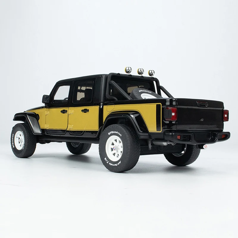 1:18 Scale Jeep Gladiator Resin Diecast Model 3 1:18 Scale Jeep Gladiator Resin Diecast Model - Image 3