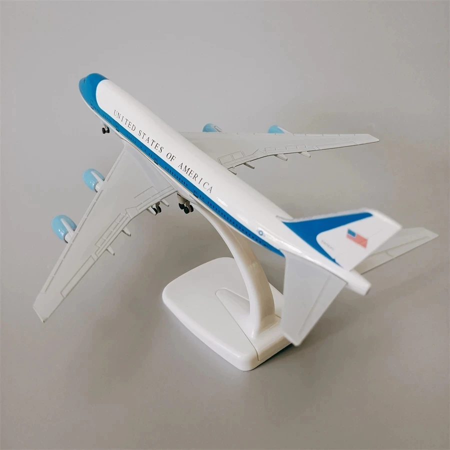 Air Force One 1:400 Scale Diecast Replica 3 Air Force One 1:400 Scale Diecast Replica - Image 3