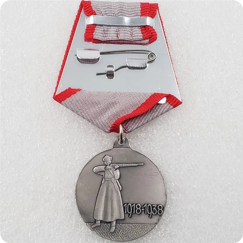 Red Army WWII 20-Year Anniversary Replica Medal 2 Red Army WWII 20-Year Anniversary Replica Medal - Image 2