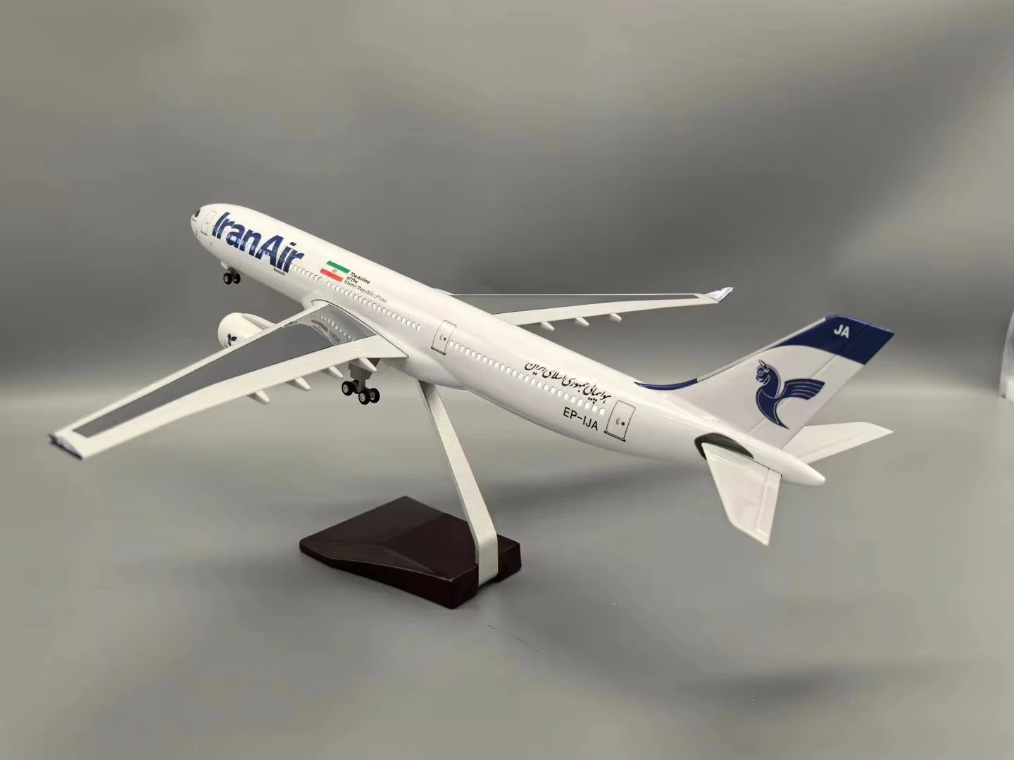 Iran Air Airbus A330 Diecast Model 1:135 Scale 5 Iran Air Airbus A330 Diecast Model 1:135 Scale - Image 5