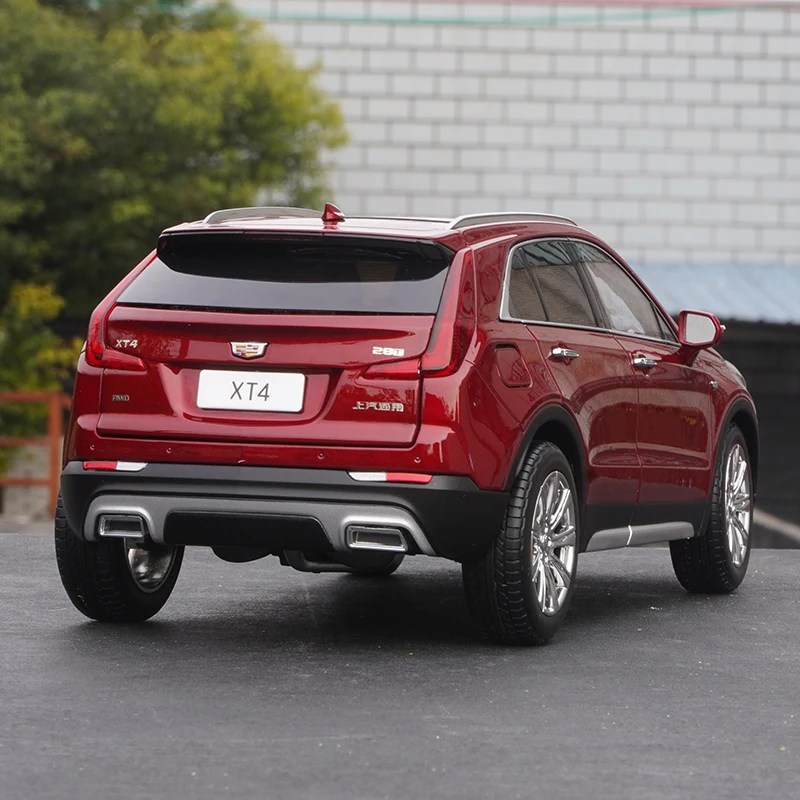Red Cadillac XT4 1:18 Scale Diecast Model 4 Red Cadillac XT4 1:18 Scale Diecast Model - Image 4