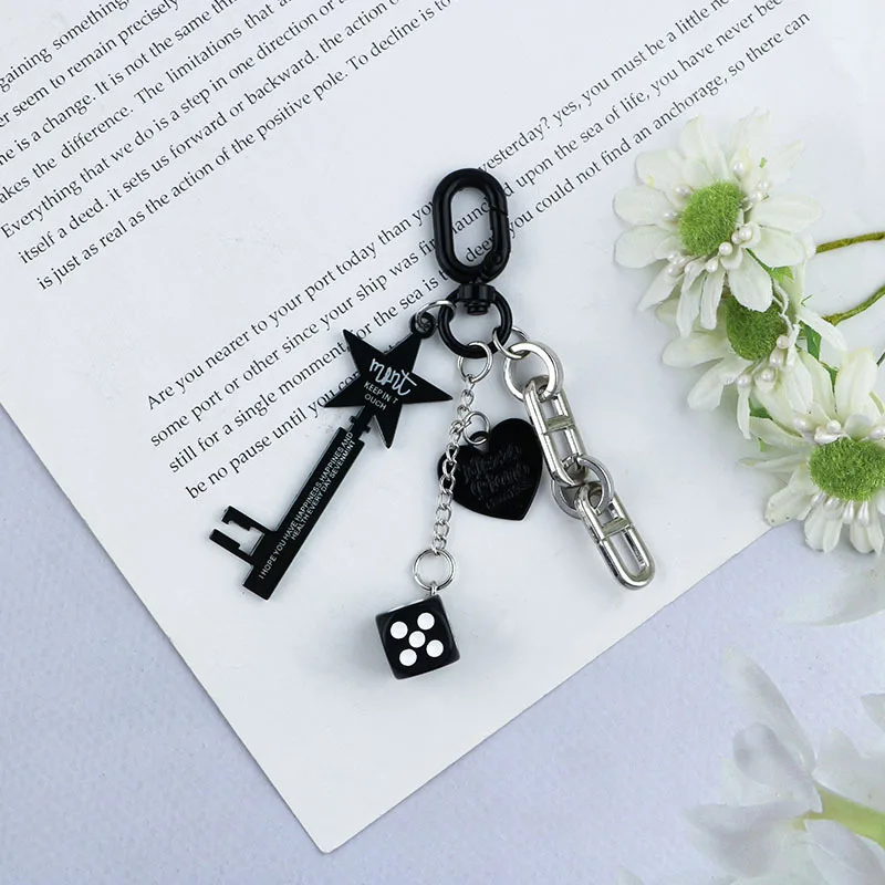 Colorful Zinc Alloy Keychains for Bags and Keys 5 Colorful Zinc Alloy Keychains for Bags and Keys - Image 5