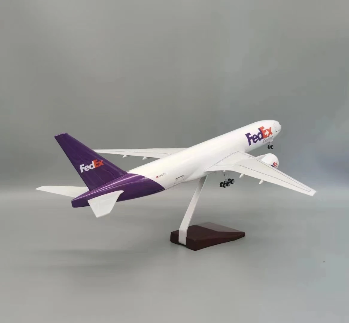 FedEx Boeing 777 Model for Collectors 5 FedEx Boeing 777 Model for Collectors - Image 5