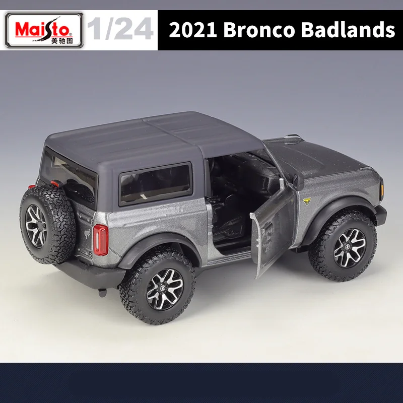 Blue Ford Bronco 1:24 Scale Diecast Model 6 Blue Ford Bronco 1:24 Scale Diecast Model - Image 6