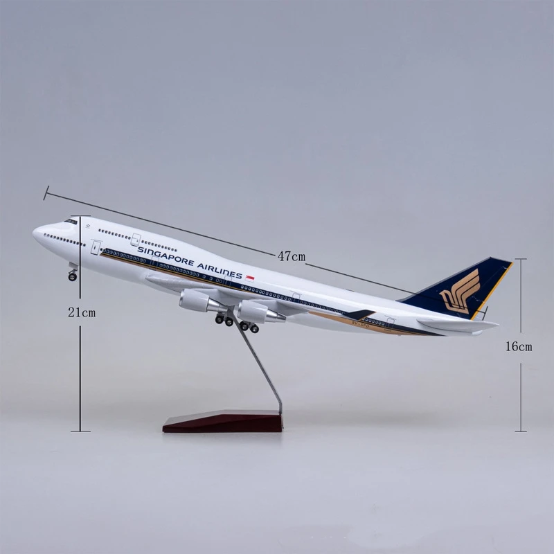 Singapore Airlines Boeing 747 Model 47cm with LED Options 5 Singapore Airlines Boeing 747 Model 47cm with LED Options - Image 5