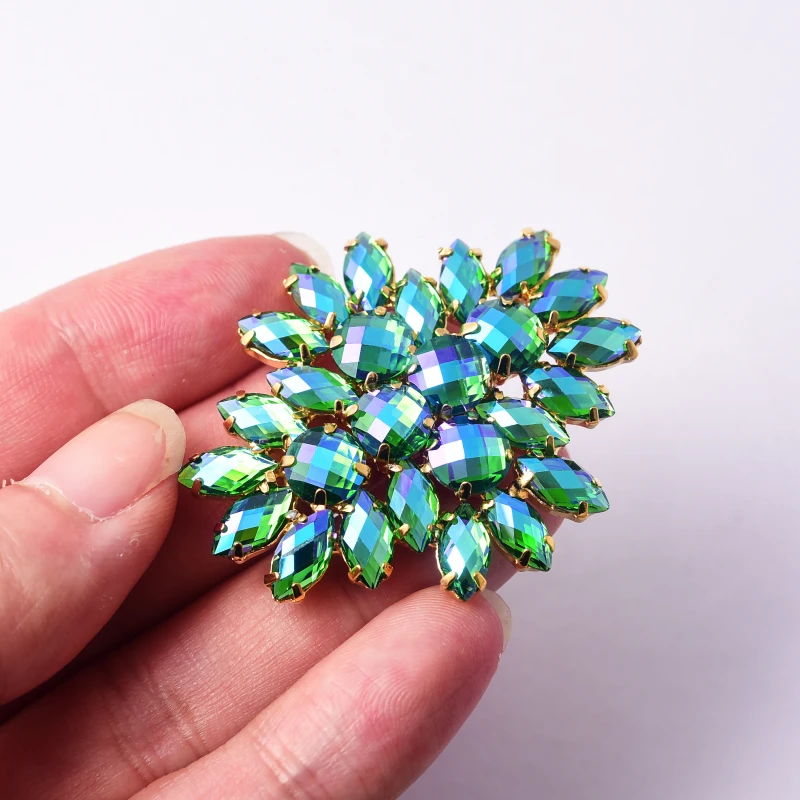 Vibrant Rhinestone Flower Appliques (4.5x4 cm) 4 Vibrant Rhinestone Flower Appliques (4.5x4 cm) - Image 4