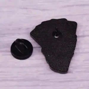 Skull Hand Brooch for Gothic Fashion 5 S6fad3d4af4844818be5f19518772debad