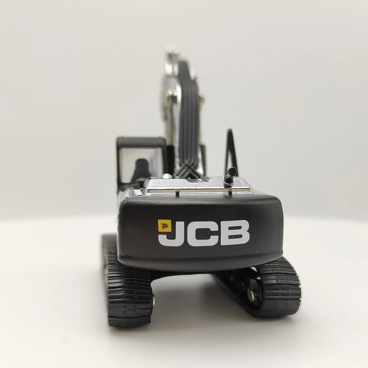 JCB JS220 Excavator Scale Model 1:76 4 JCB JS220 Excavator Scale Model 1:76 - Image 4