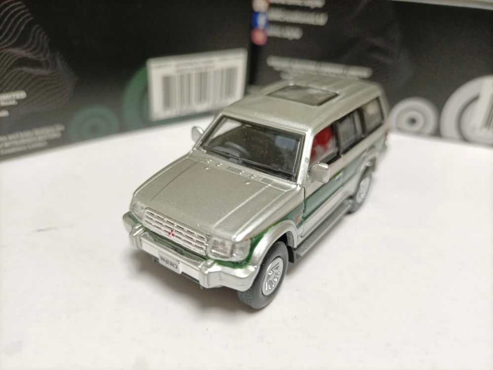 Scaled Mitsubishi Pajero Model for Collectors 4 Scaled Mitsubishi Pajero Model for Collectors - Image 4