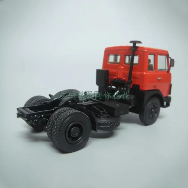1:43 Scale Truck Transporter Model 3 1:43 Scale Truck Transporter Model - Image 3