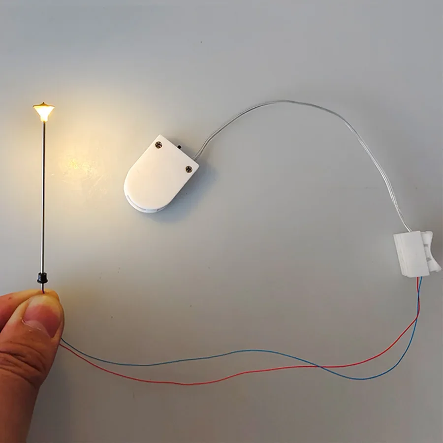 HO Scale Miniature Street Lights Set 4 HO Scale Miniature Street Lights Set - Image 4