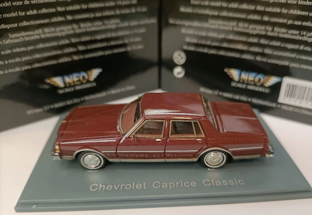 Chevrolet Caprice Classic 1:87 Diecast Model 2 Chevrolet Caprice Classic 1:87 Diecast Model - Image 2