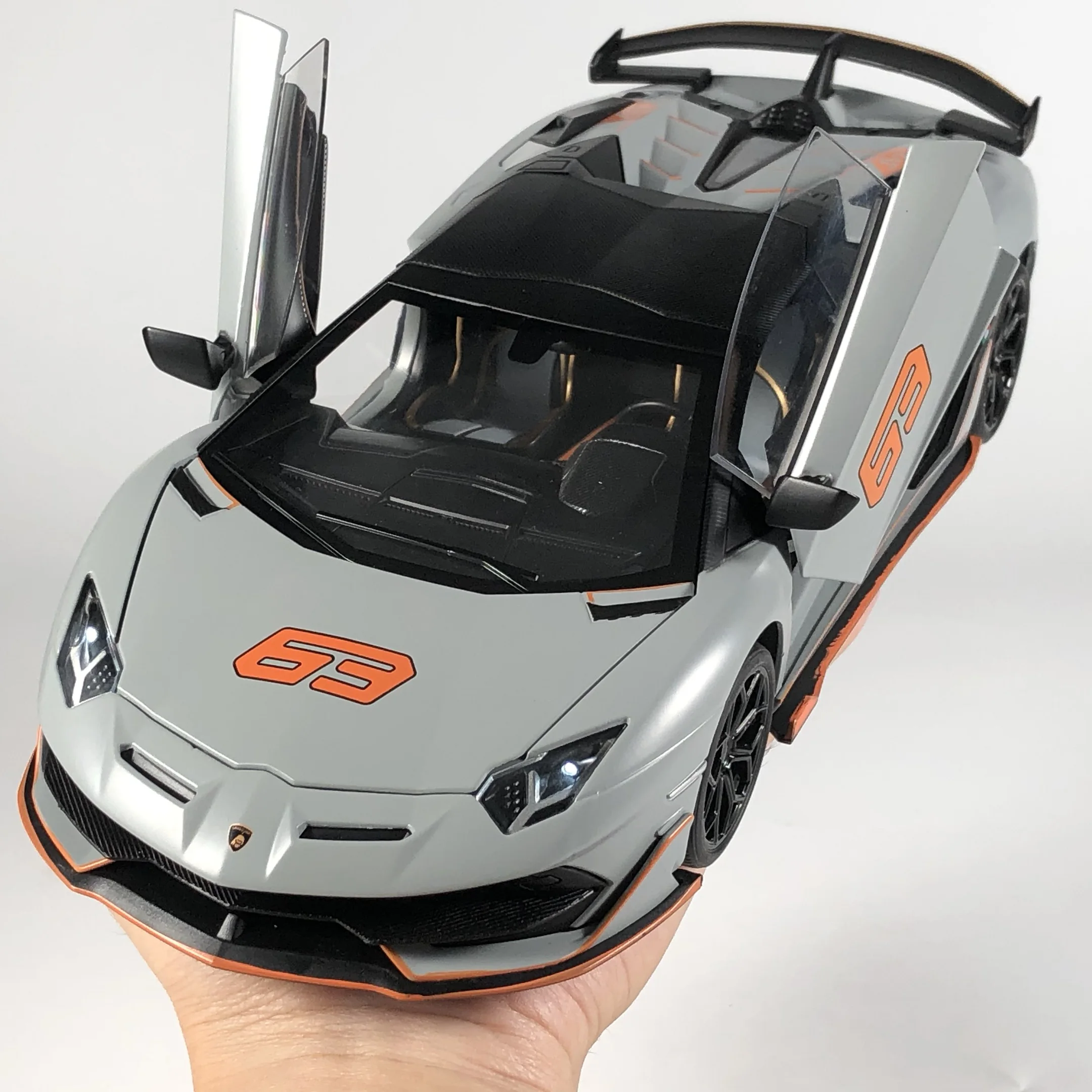 1:18 Lamborghini Aventador SVJ 63 Diecast Model 3 1:18 Lamborghini Aventador SVJ 63 Diecast Model - Image 3