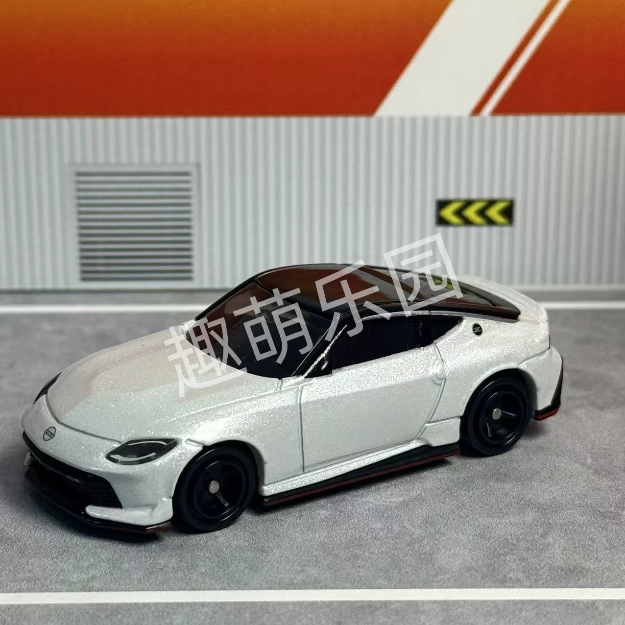 Takara Tomy Nissan Fairlady Z Nismo Diecast Model 1:64 2 Takara Tomy Nissan Fairlady Z Nismo Diecast Model 1:64 - Image 2