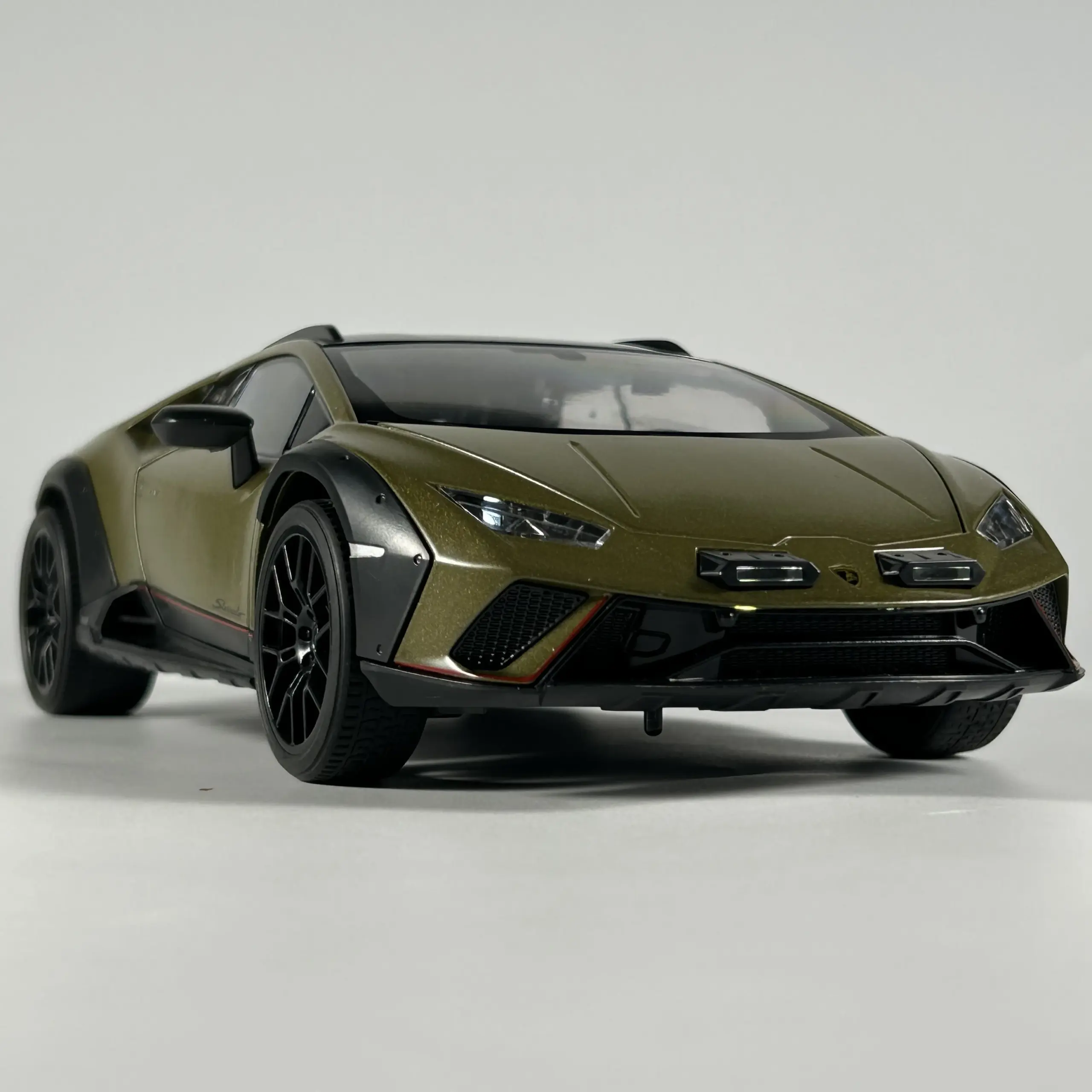 Lamborghini Huracan Sterrato 1:18 Diecast Model 2 Lamborghini Huracan Sterrato 1:18 Diecast Model - Image 2