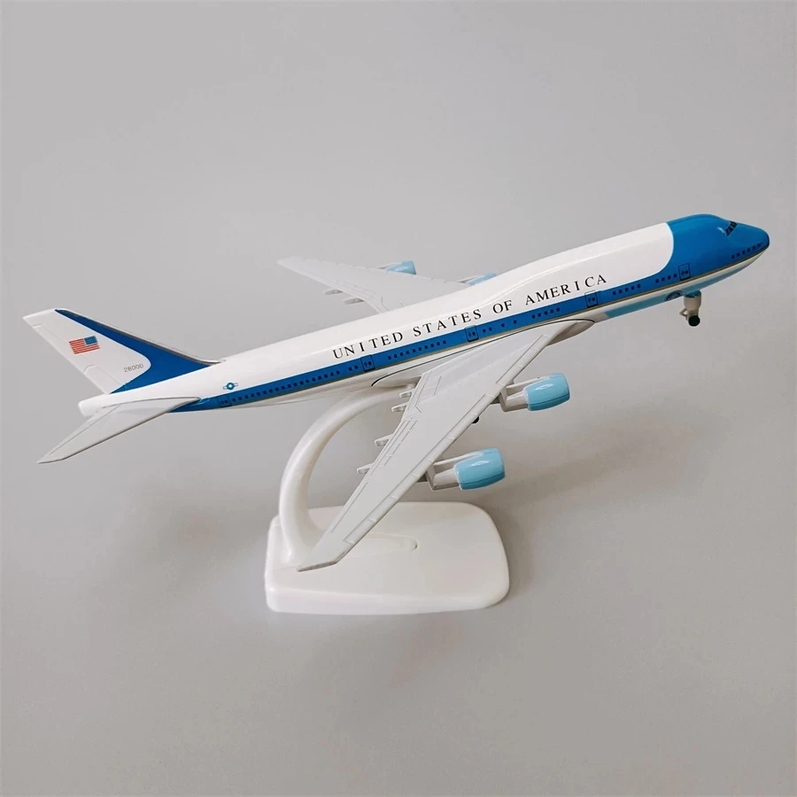 Air Force One 1:400 Scale Diecast Replica 2 Air Force One 1:400 Scale Diecast Replica - Image 2