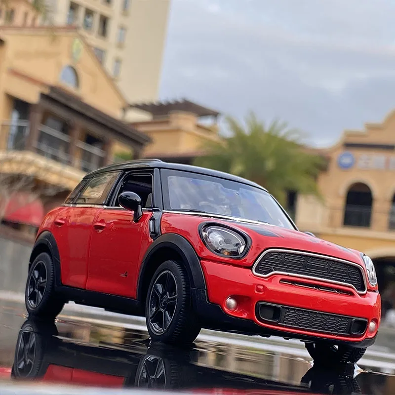 Miniature Diecast MINI Countryman Model 1/24 Scale 2 Miniature Diecast MINI Countryman Model 1/24 Scale - Image 2