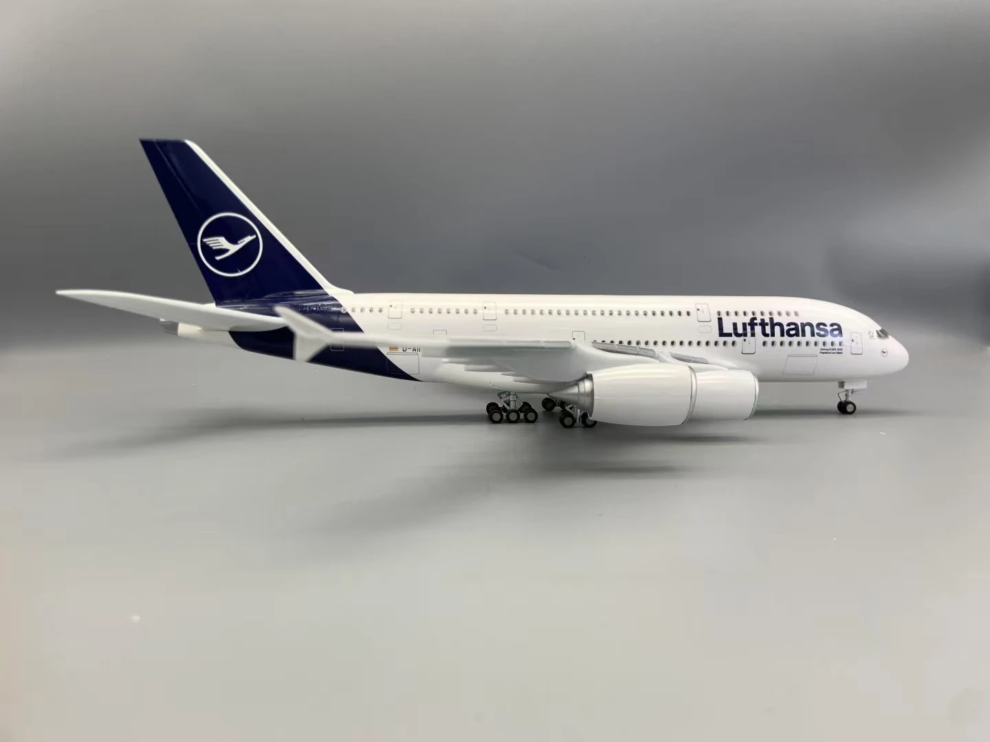 Lufthansa Airbus A380 Model 47cm with LED Lights 3 Lufthansa Airbus A380 Model 47cm with LED Lights - Image 3