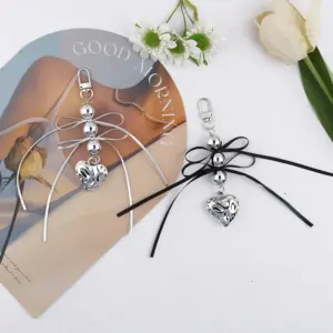 Silver and Black Beaded Heart Keychain 11 S75f83d6cc5ba4d44848bae7ea347cb06T