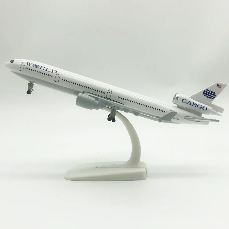 FedEx MD-11 20cm Diecast Aircraft Model 4 FedEx MD-11 20cm Diecast Aircraft Model - Image 4