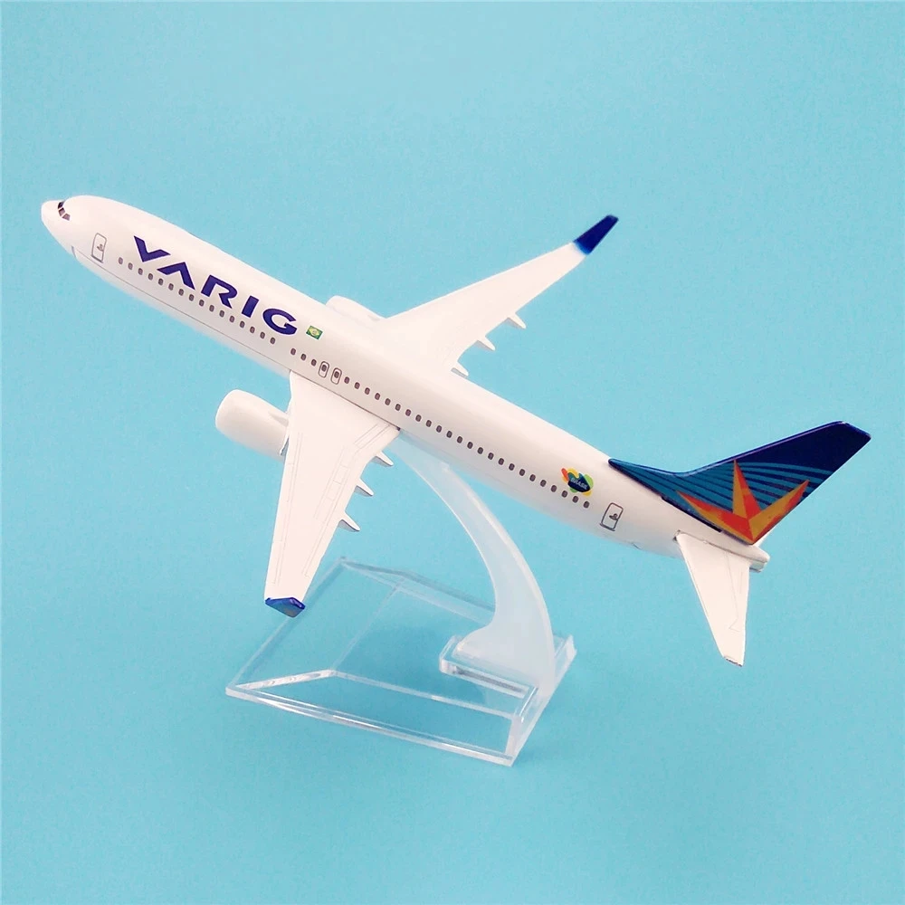 Varig Airlines Boeing 737 Model 1/400 Scale 3 Varig Airlines Boeing 737 Model 1/400 Scale - Image 3