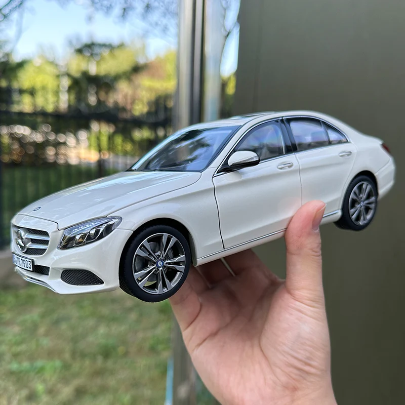 Mercedes-Benz C200 1:18 Diecast Model by NOREV 8 Mercedes-Benz C200 1:18 Diecast Model by NOREV - Image 8