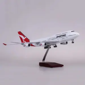 Qantas Airline Miniature Aircraft Collection 14 S784dede071674a2c9c6ca268d0c5adf94